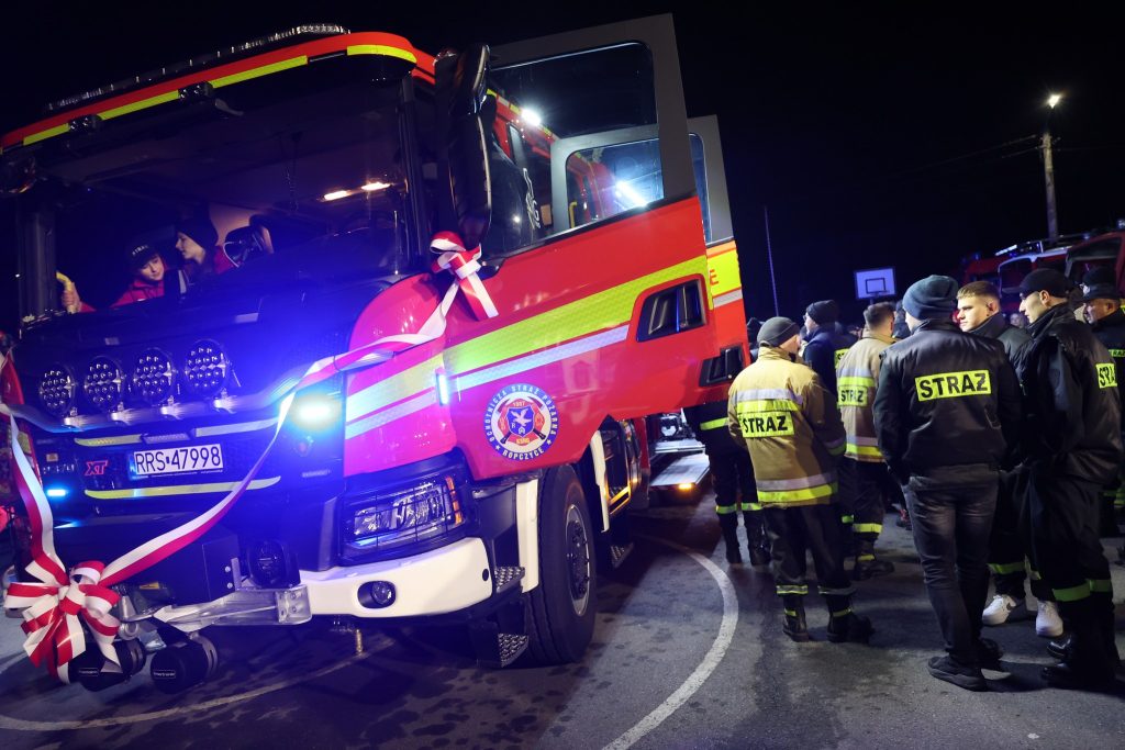 Nowy samochód ratowniczo-gaśniczy w OSP Ropczyce-Śródmieście