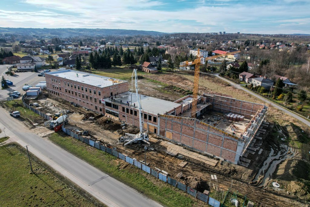 Budowa nowej szkoły w Witkowicach robi ogromne wrażenie